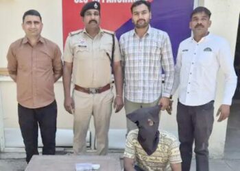 पंचकूला क्राइम ब्रांच ने पकड़ा चोरी का आरोपी: सोने-चांदी के जेवर और 10 हजार रुपए बरामद, घर में घुसकर दिया वारदात को अंजाम