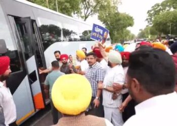 पंजाब CM विधायकों संग दिल्ली रवाना, राष्ट्रपति से मिलेंगे: मान से पहले राघव चड्‌ढा की मुलाकात होगी
