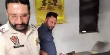 मोहाली में रिश्वत लेते ट्रैफिक पुलिस के ASI का VIDEO: चालान से बचाने के लिए मांगे; युवक 500 रुपए देकर बोले- फोटो डिलीट कर देना