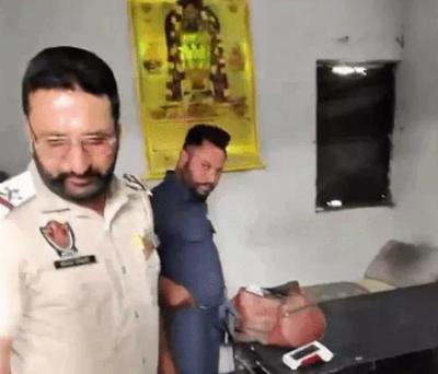 मोहाली में रिश्वत लेते ट्रैफिक पुलिस के ASI का VIDEO: चालान से बचाने के लिए मांगे; युवक 500 रुपए देकर बोले- फोटो डिलीट कर देना