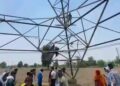 पटियाला में बेरोजगार लाइनमैन टावर पर चढ़े: लाठीचार्ज के विरोध में धरने पर बैठे, पक्का मोर्चा लगाएगी यूनियन, भारी पुलिस बल तैनात