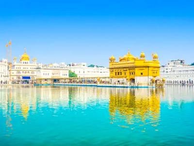 गोल्डन टेंपल परिसर में बेअदबी की कोशिश: युवक ने पावन स्वरूप के सामने रखी तलवार निकाली, SGPC अध्यक्ष ने लिया संज्ञान