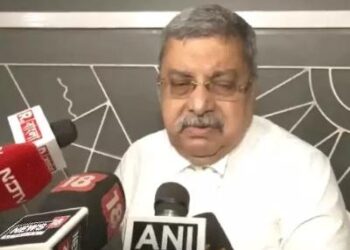 कल्याण बनर्जी का अल्टीमेटम- ममता मुझे चुनें या अभिषेक को: TMC के तीसरे राज्यसभा सांसद का इस्तीफा, दावा- 20 लोकसभा सांसद अलग गुट बना चुके
