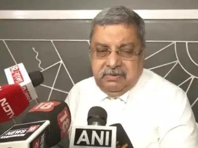 कल्याण बनर्जी का अल्टीमेटम- ममता मुझे चुनें या अभिषेक को: TMC के तीसरे राज्यसभा सांसद का इस्तीफा, दावा- 20 लोकसभा सांसद अलग गुट बना चुके